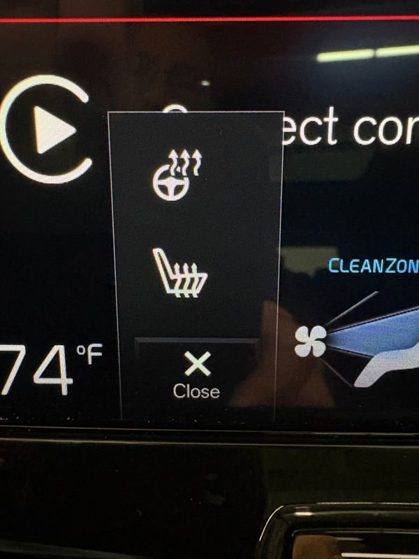 Used 2019 Volvo XC60 T5 Momentum w/ Advanced Package AWD/4WD image 22