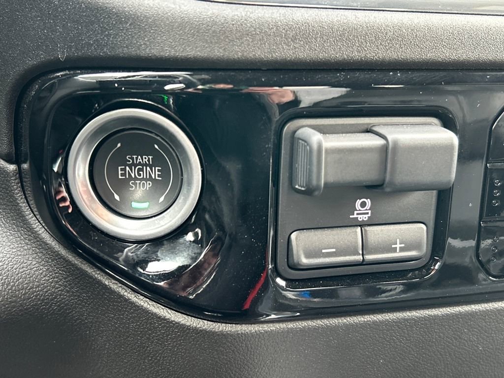 Used 2025 Chevrolet Silverado 3500 LTZ w/ LTZ Plus Package image 11