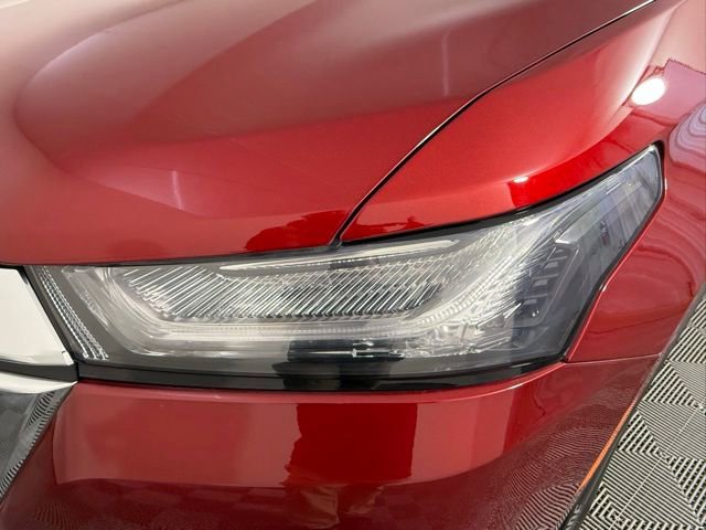 Used 2023 Chevrolet Traverse LT FWD image 11