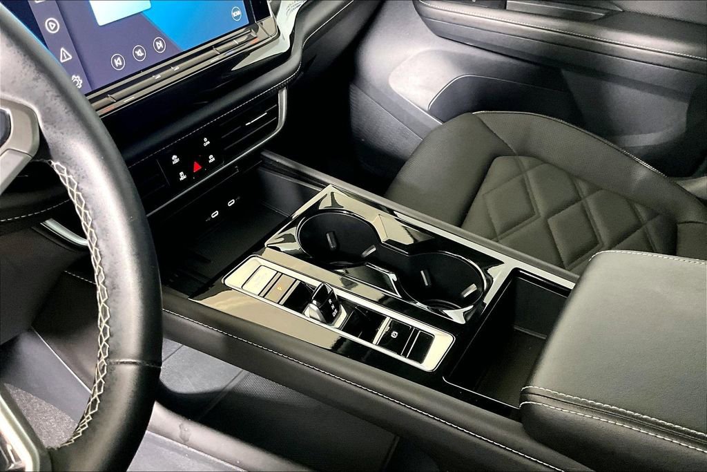 Used 2025 Volkswagen Atlas SE image 13