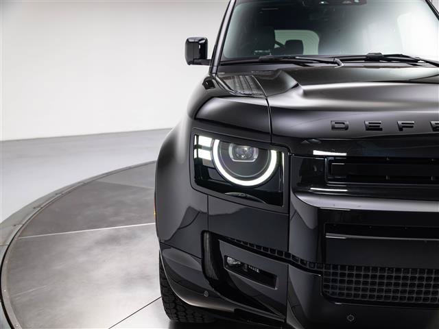 New 2026 Land Rover Defender 110 X-Dynamic SE AWD/4WD image 10