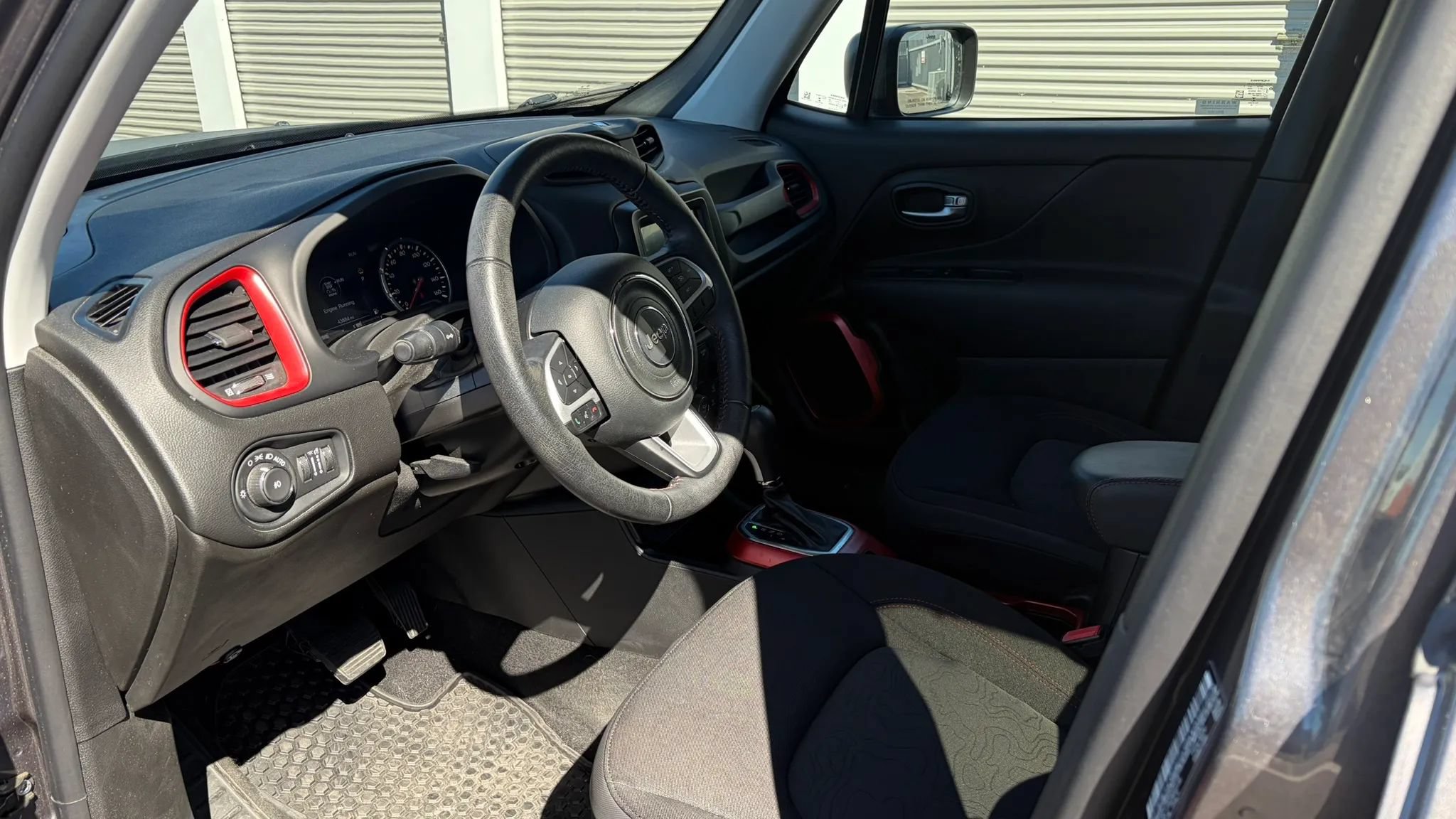 Used 2019 Jeep Renegade Trailhawk w/ Cold Weather Group II AWD/4WD image 10