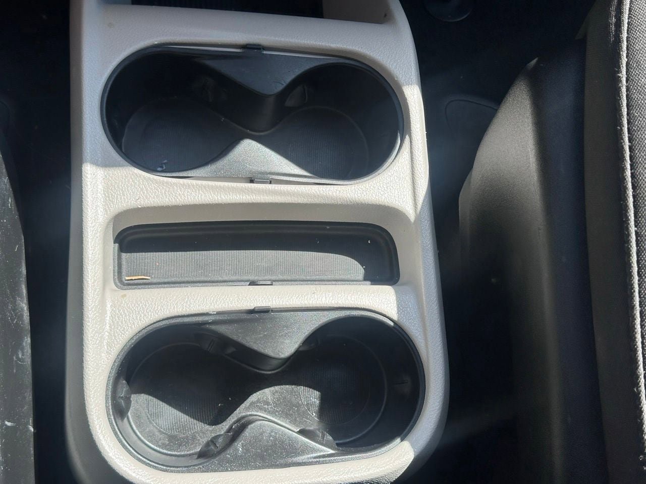 Used 2023 Chrysler Voyager LX FWD image 35