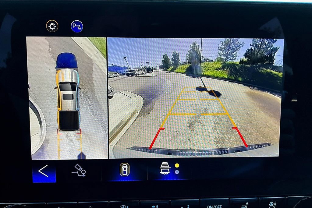 Used 2023 Chevrolet Colorado ZR2 w/ ZR2 Convenience Package III image 23