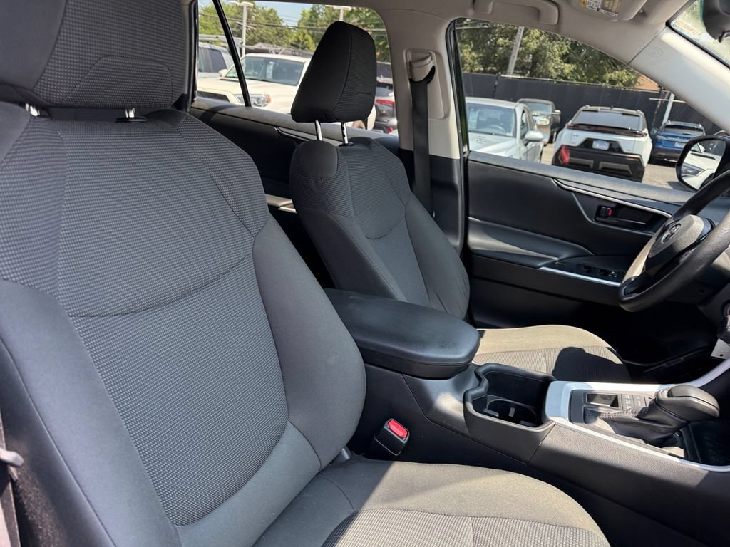 Certified 2023 Toyota RAV4 LE AWD/4WD image 18