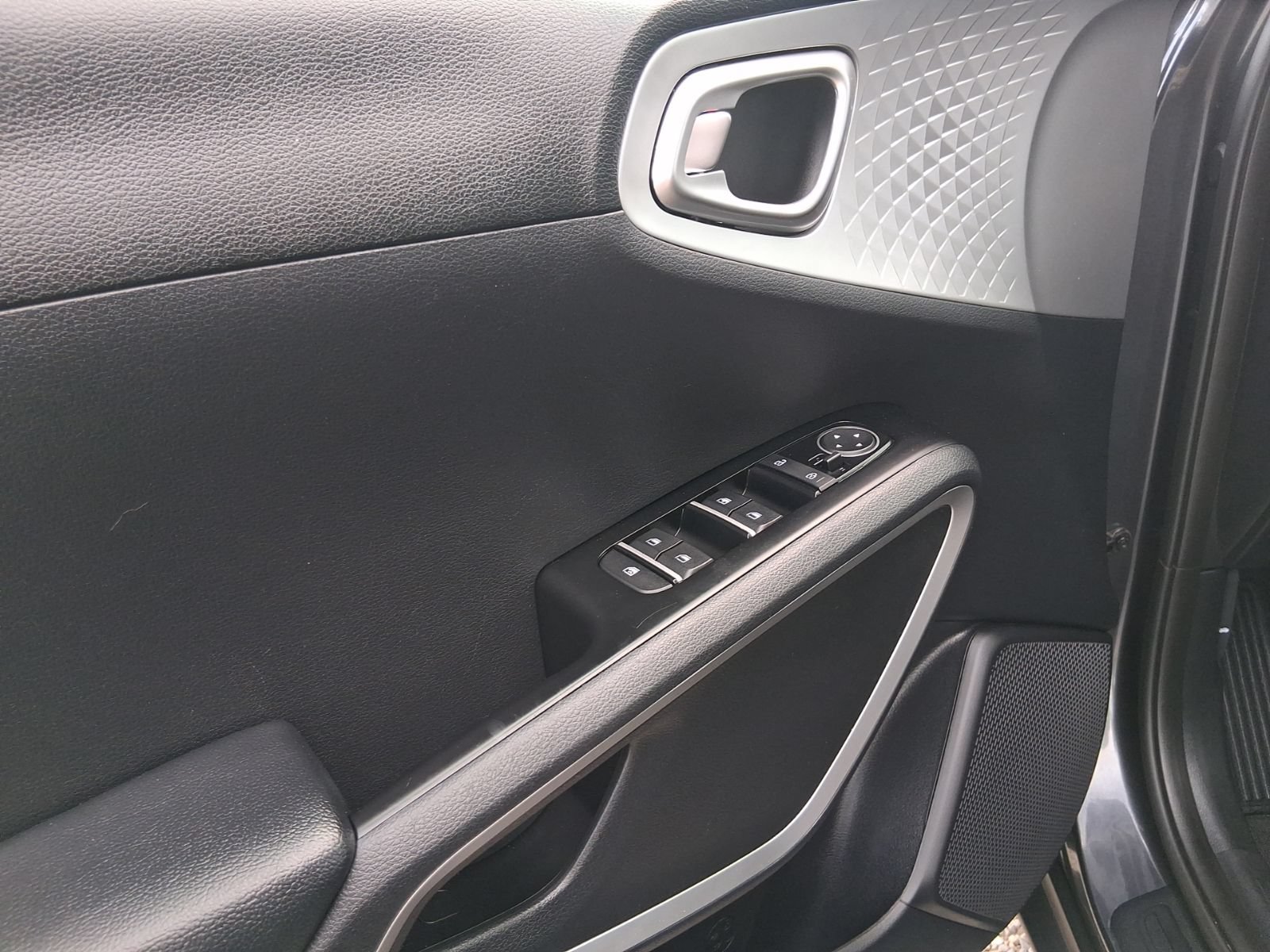 Used 2020 Kia Soul LX FWD image 8