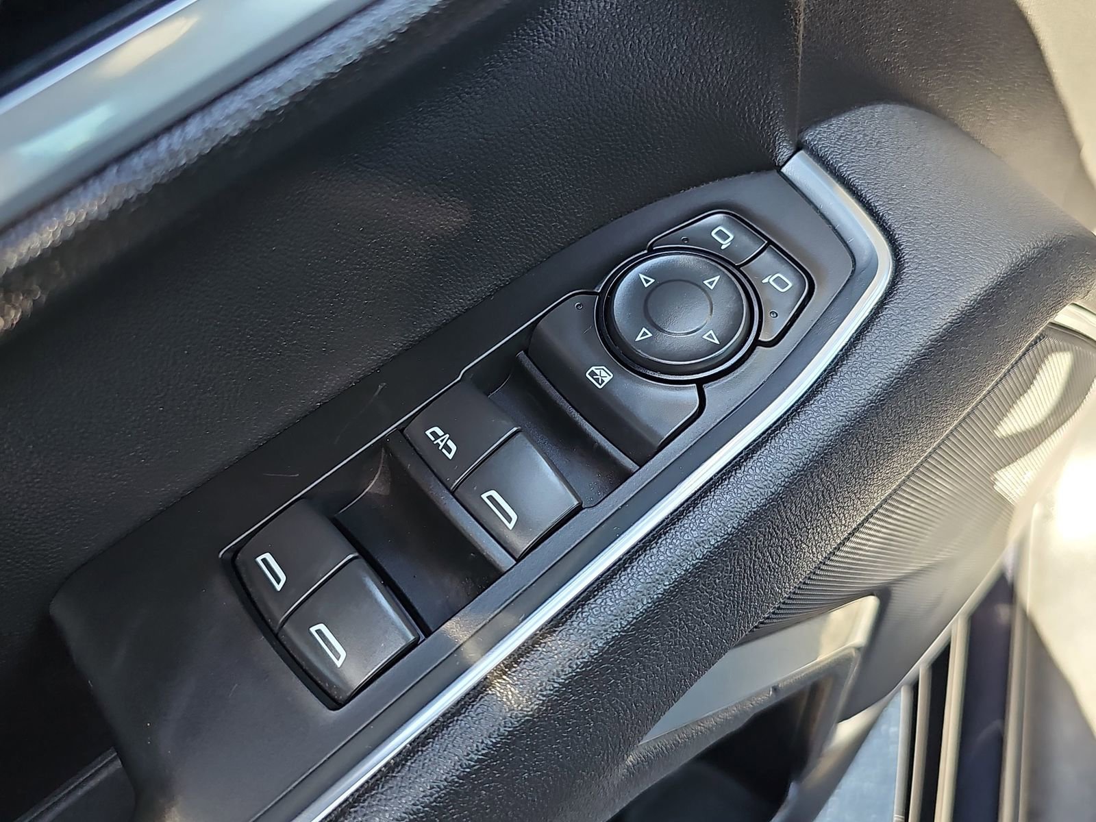 Used 2025 GMC Sierra 1500 Elevation image 28