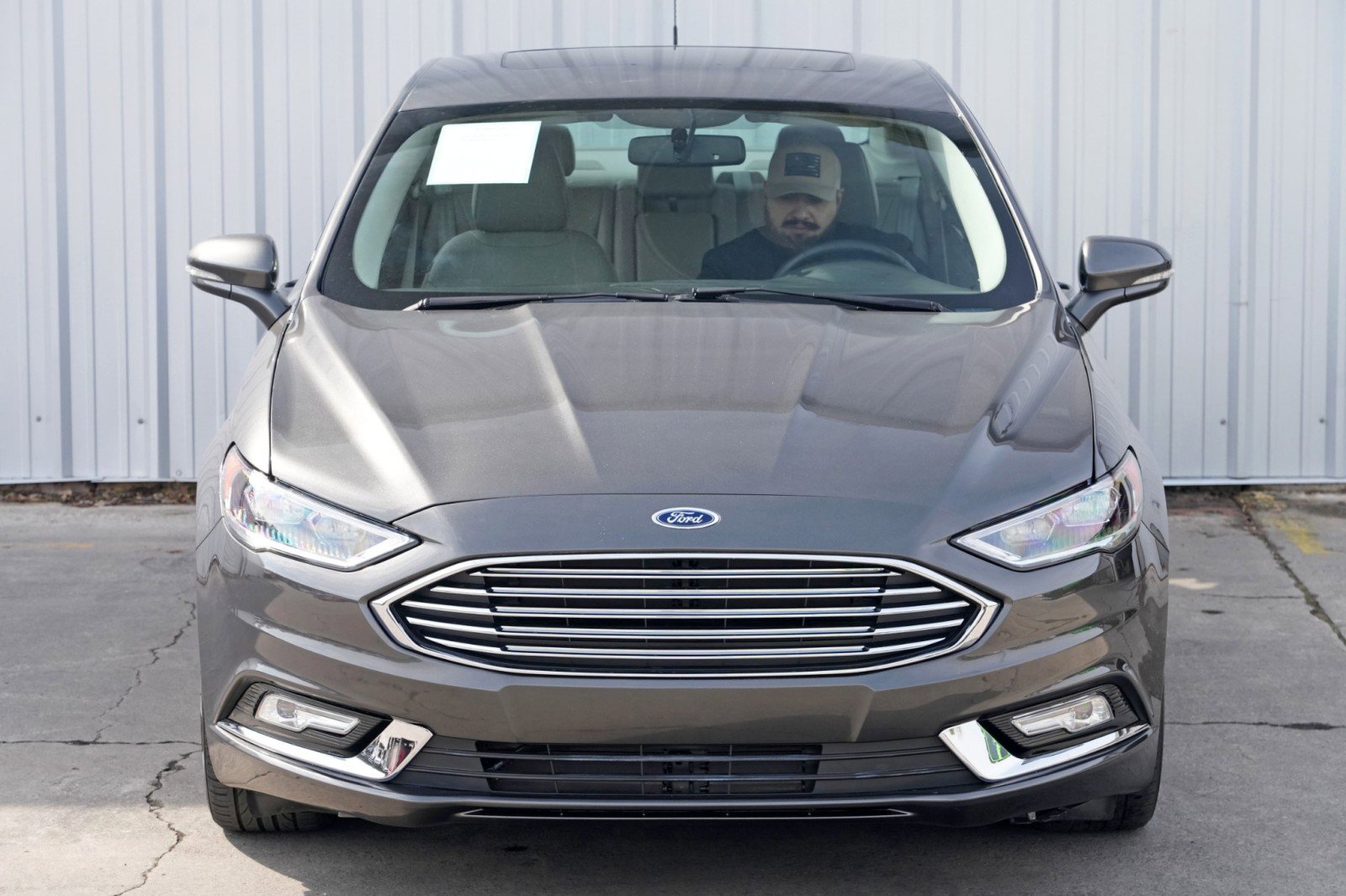 Used 2017 Ford Fusion SE w/ Fusion SE Technology Package image 40