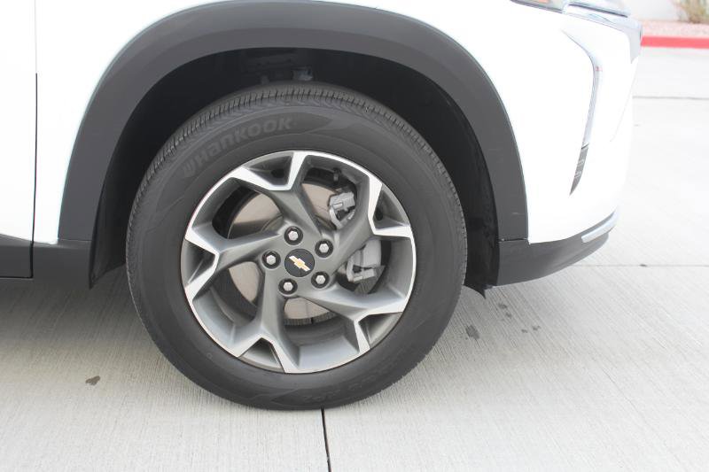 Used 2025 Chevrolet Trax LT image 41