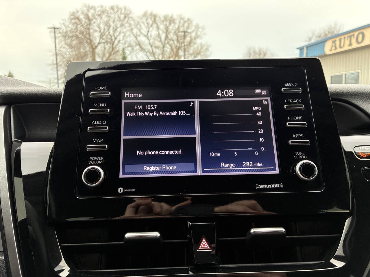 Used 2023 Toyota Camry SE FWD image 5