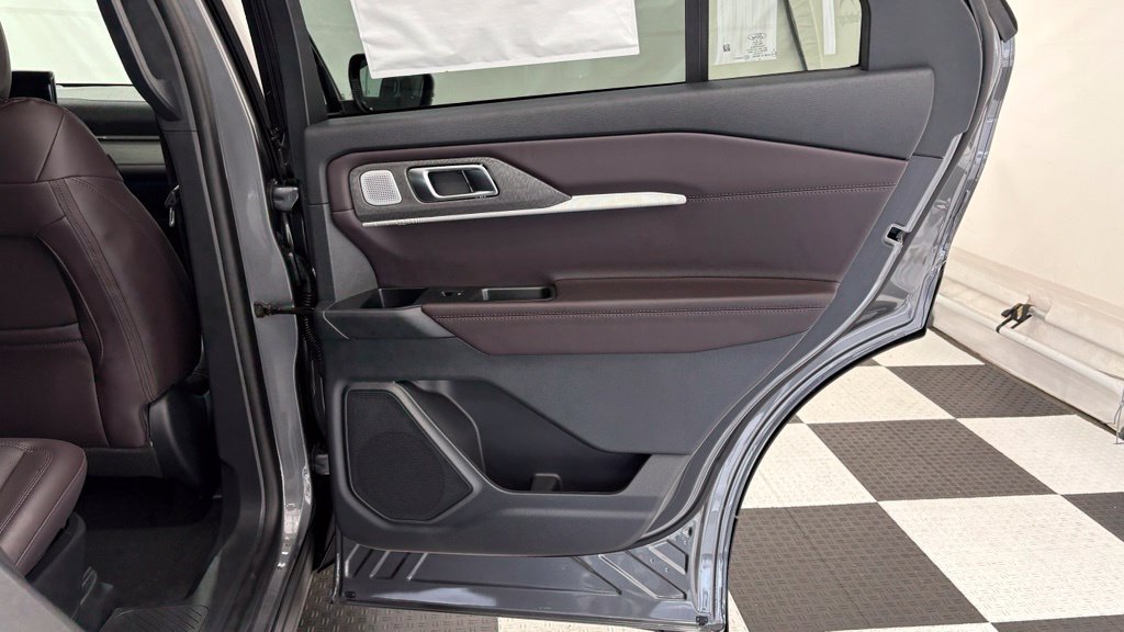 New 2027 Ford Explorer Platinum AWD/4WD image 34