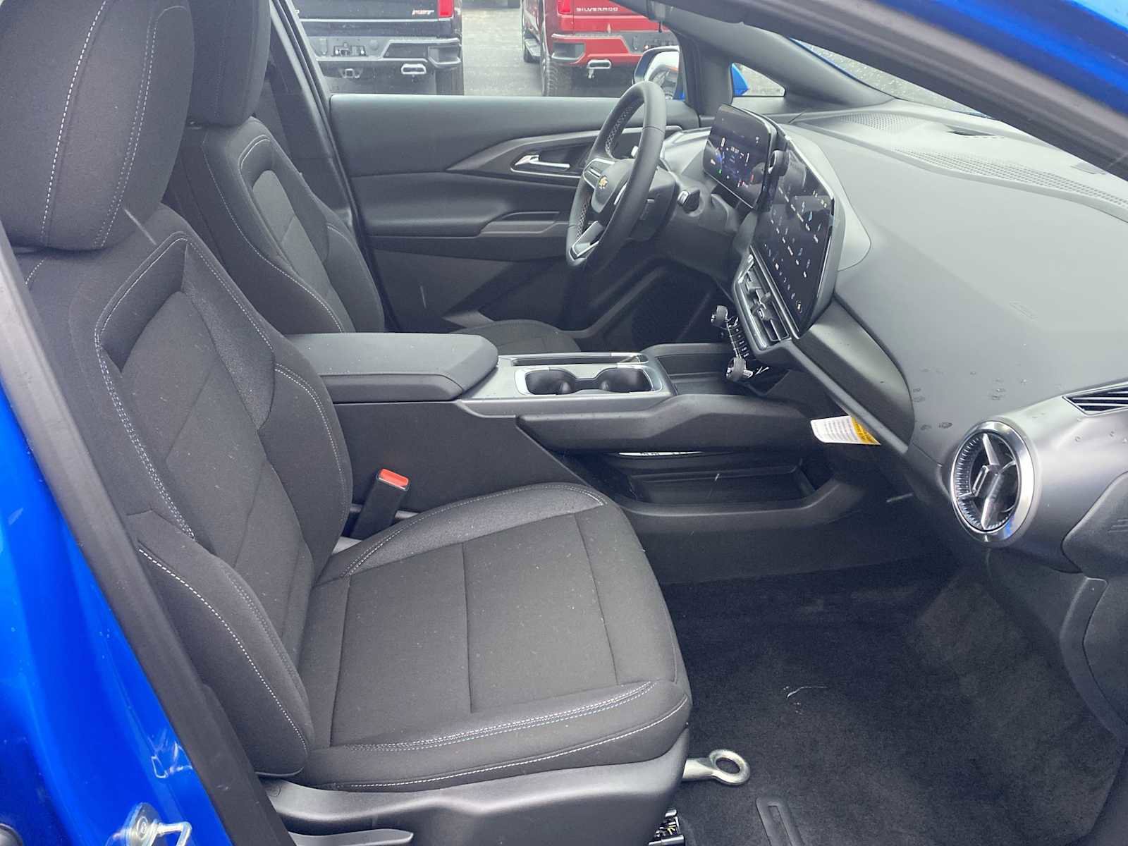 New 2026 Chevrolet Equinox EV LT image 33