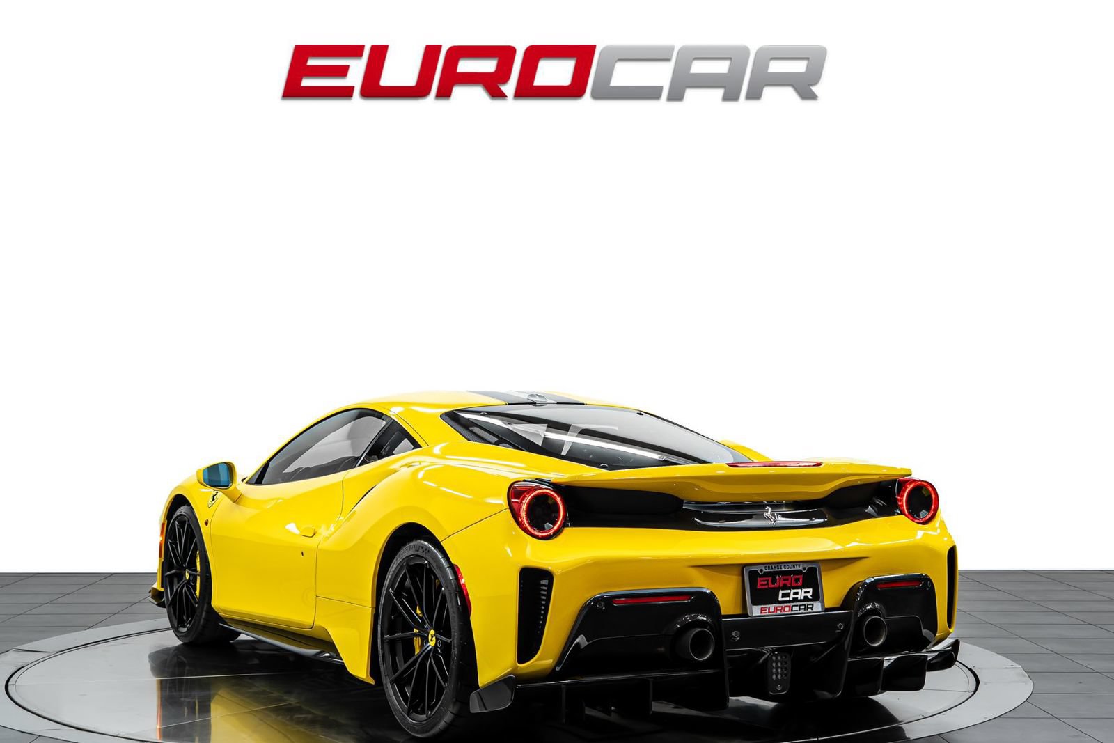 Used 2020 Ferrari 488 Pista Coupe RWD image 3