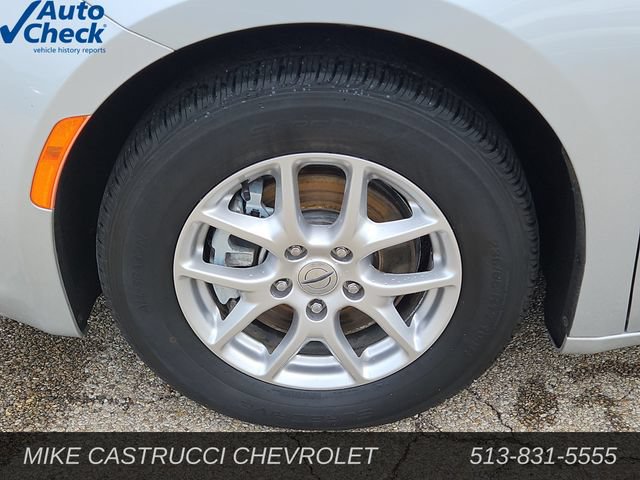 Used 2023 Chrysler Voyager LX FWD image 9