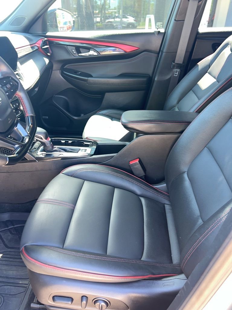 Used 2025 Chevrolet TrailBlazer RS w/ Convenience Package image 12