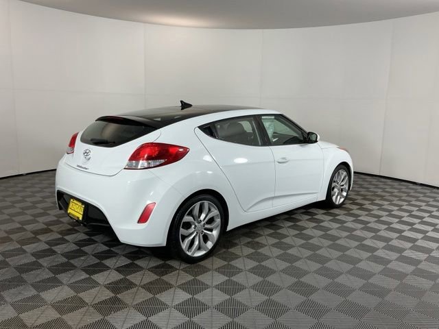 Used 2015 Hyundai Veloster w/ Option Group 02 FWD image 4