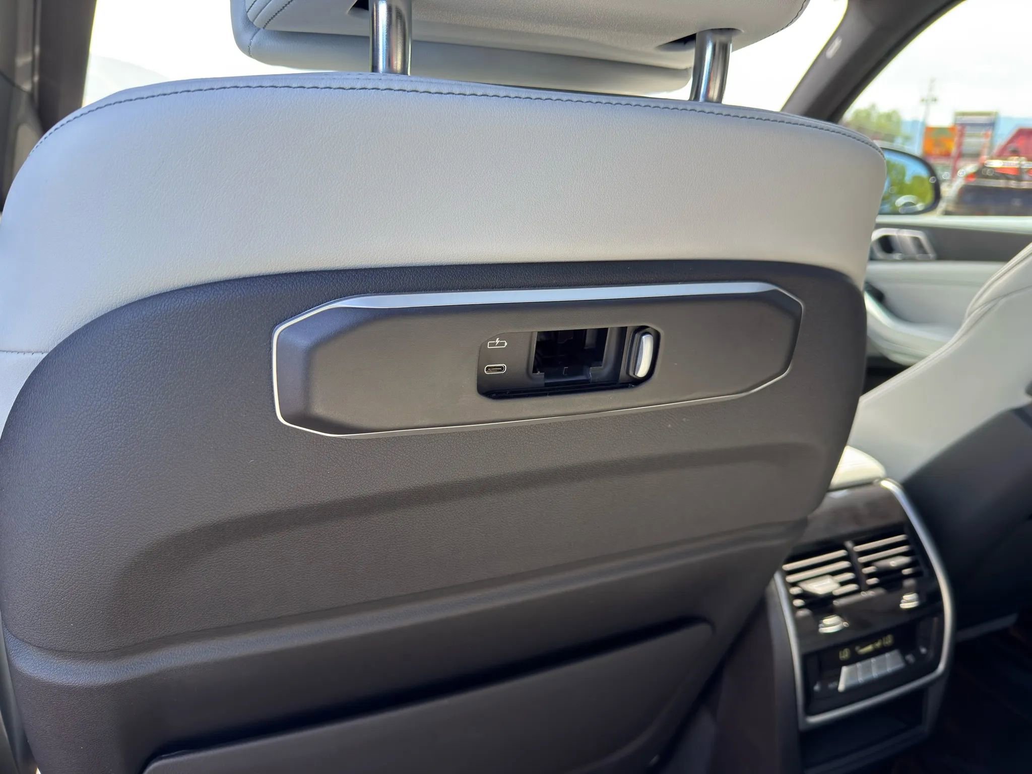 Used 2024 BMW X5 xDrive40i w/ M Sport Package image 20