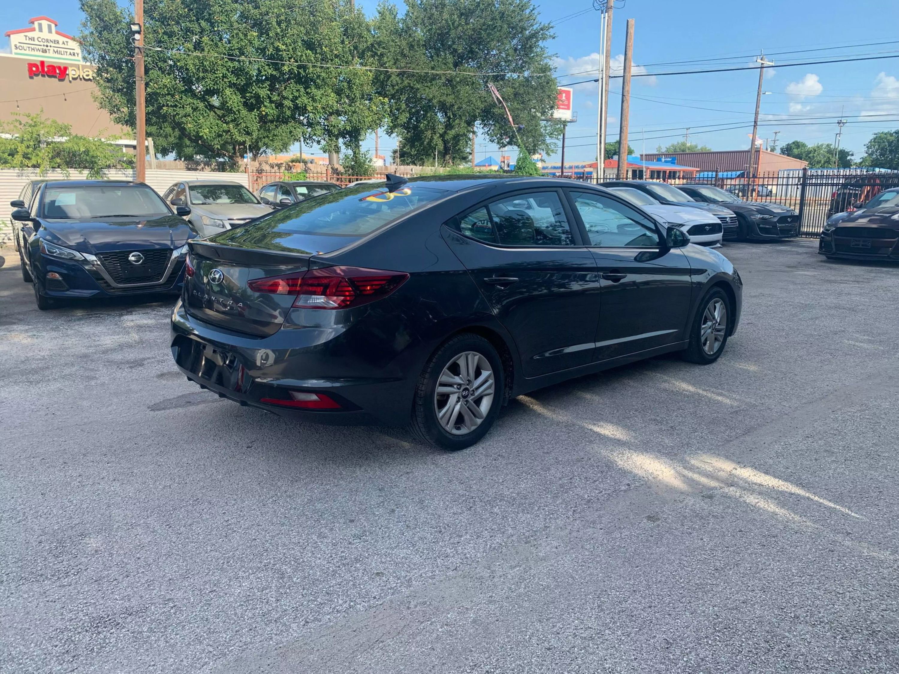 Used 2020 Hyundai Elantra SEL image 6
