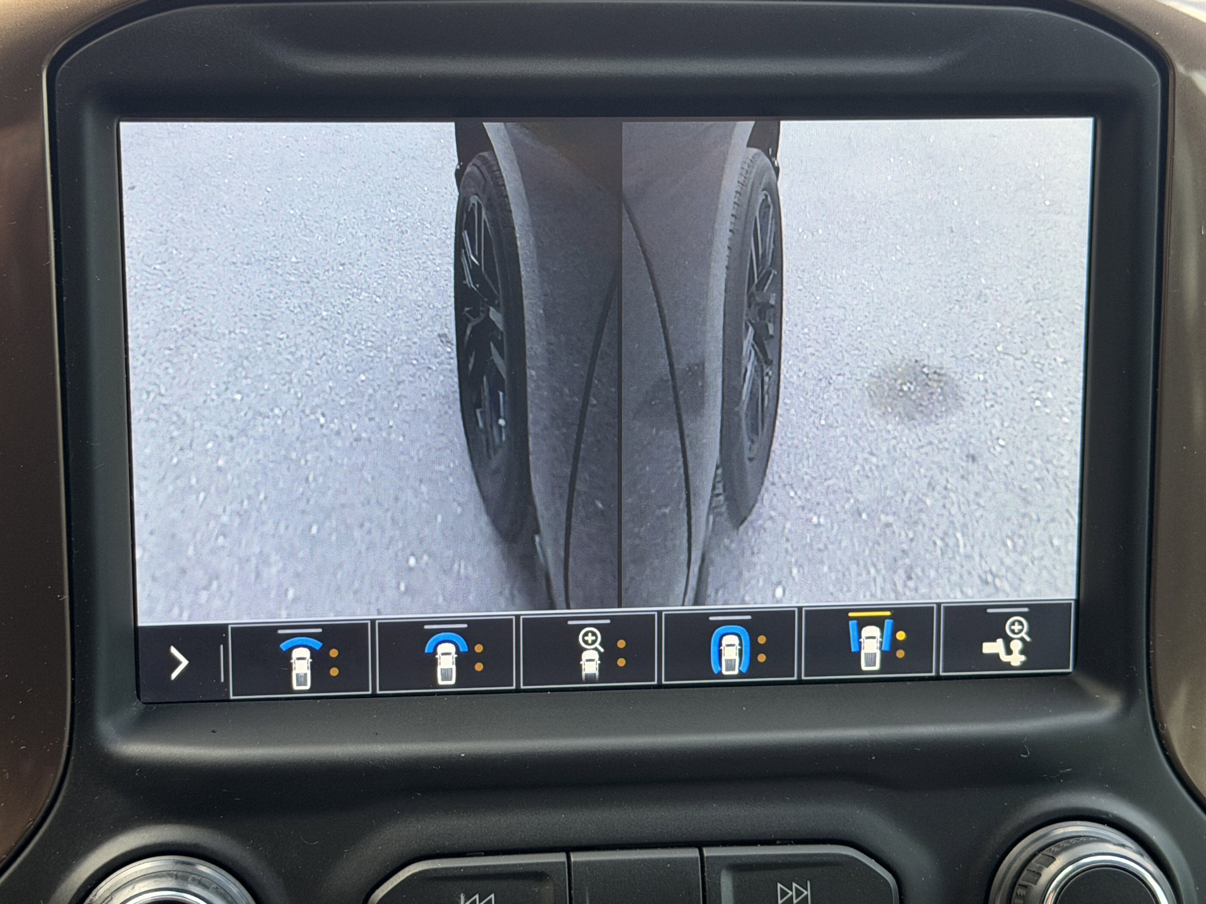 Used 2019 Chevrolet Silverado 1500 High Country w/ Technology Package image 17