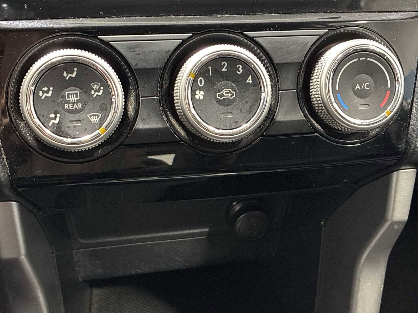 Used 2016 Subaru Forester 2.5i Premium w/ All-Weather Package image 17