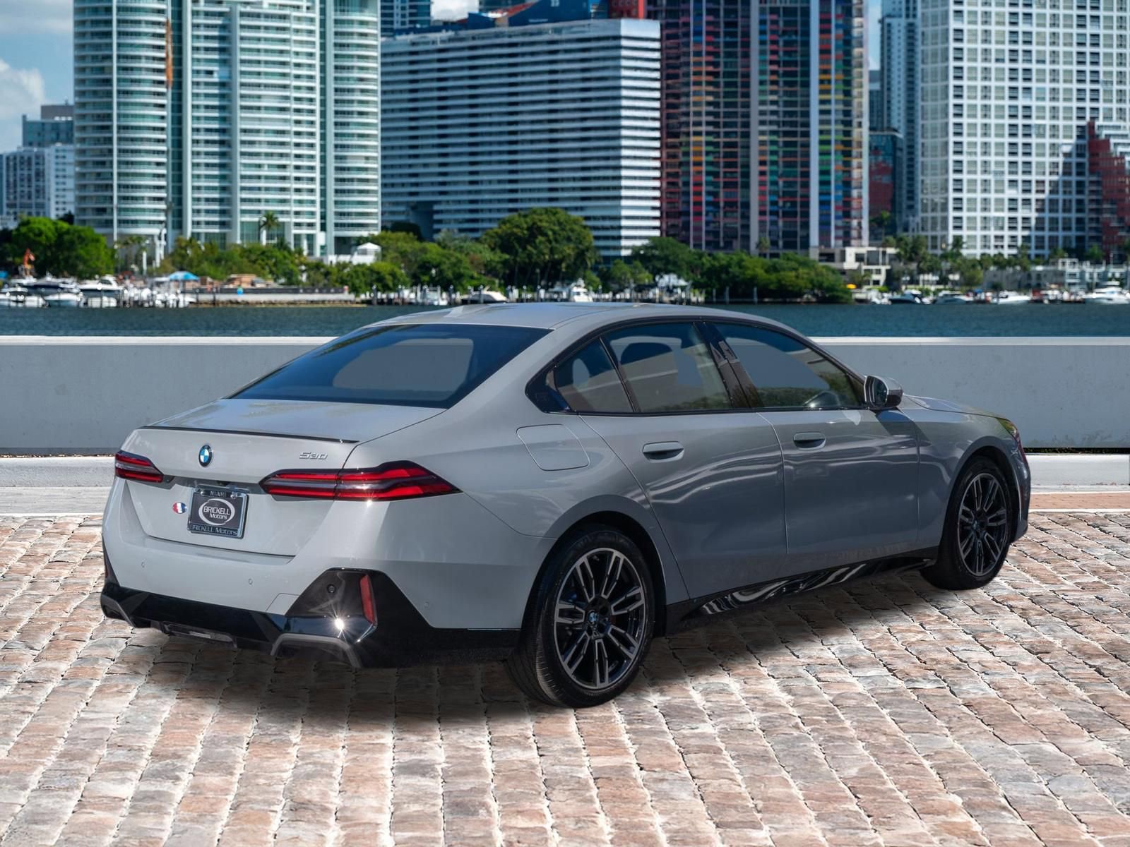 Used 2025 BMW 530i w/ M Sport Package image 5