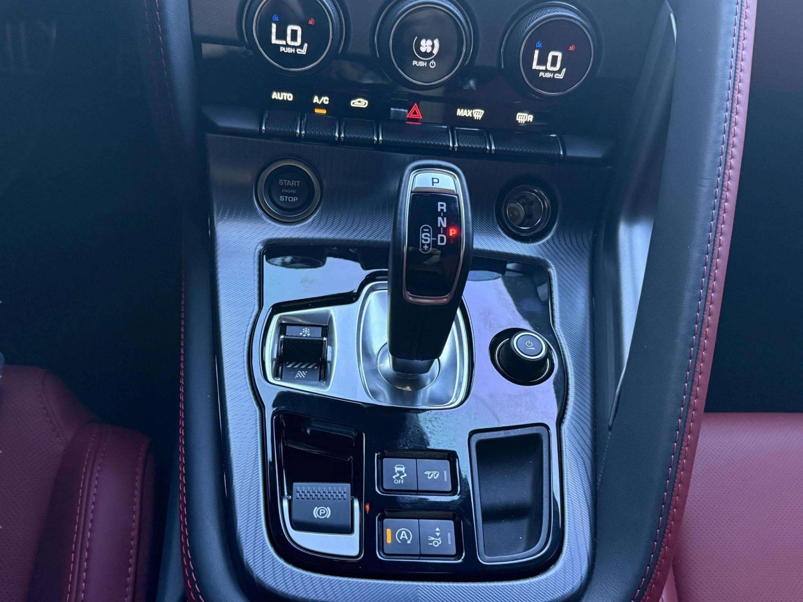 Used 2024 Jaguar F-TYPE R-Dynamic image 14