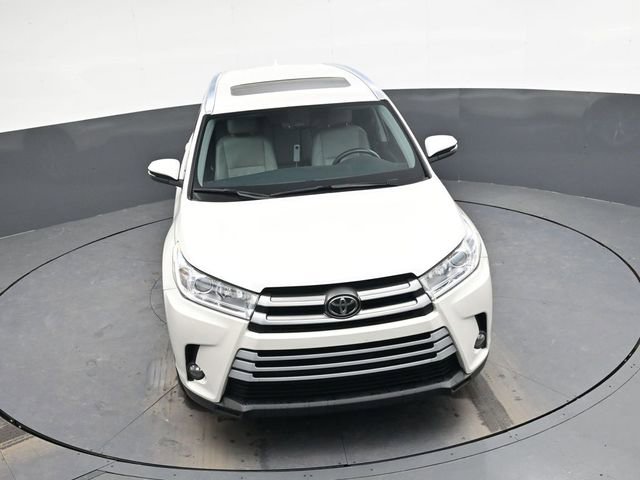 Used 2019 Toyota Highlander XLE image 26