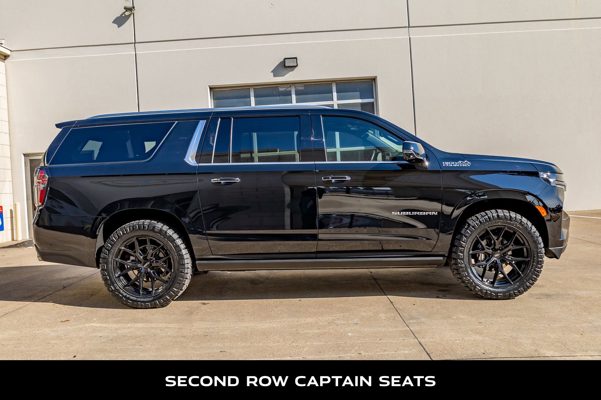 Used 2024 Chevrolet Suburban High Country image 11