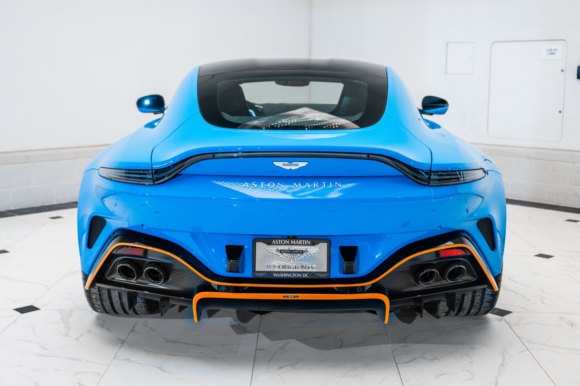 Used 2025 Aston Martin V8 Vantage Coupe image 40