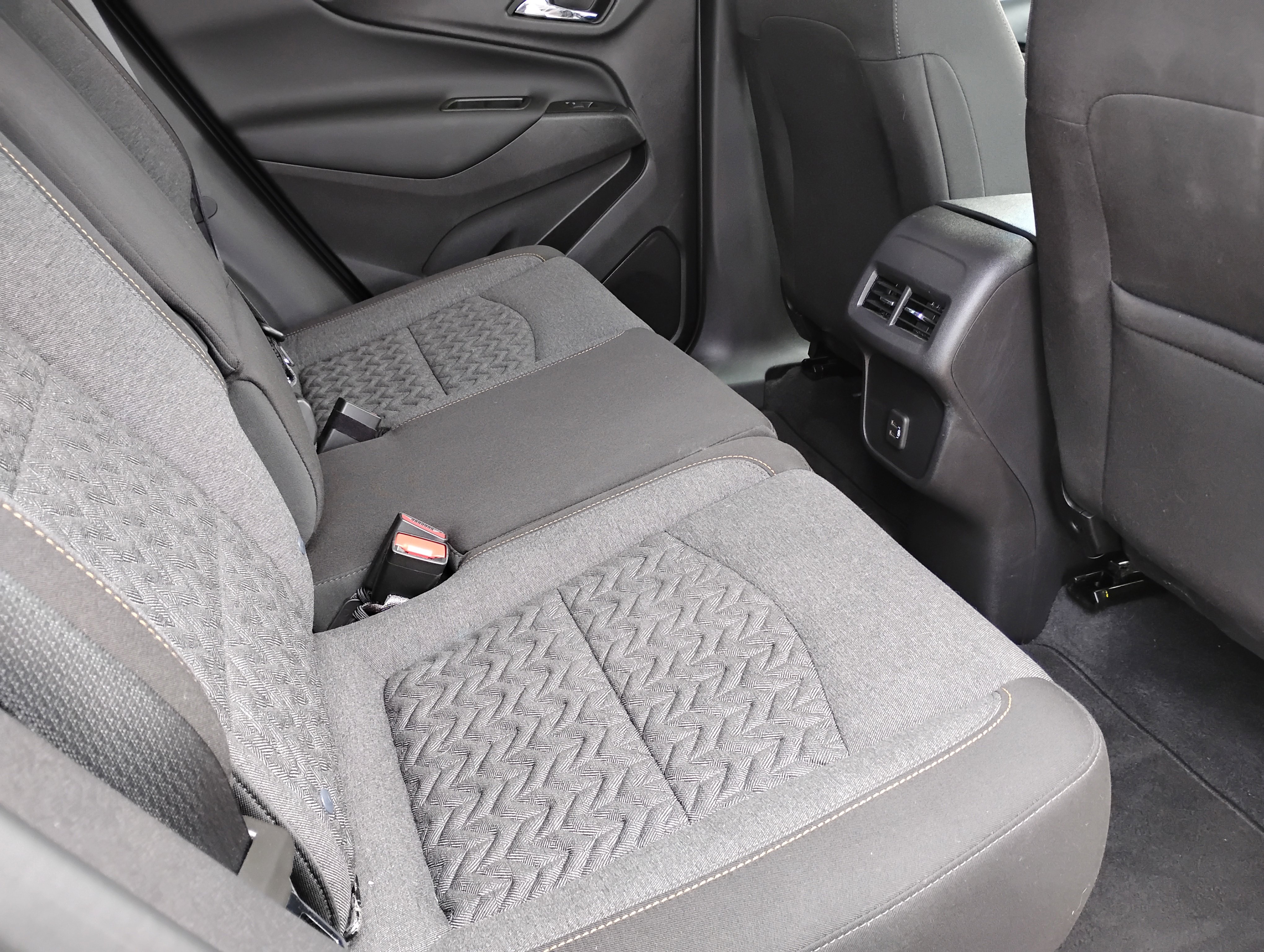 Used 2024 Chevrolet Equinox LT FWD image 19