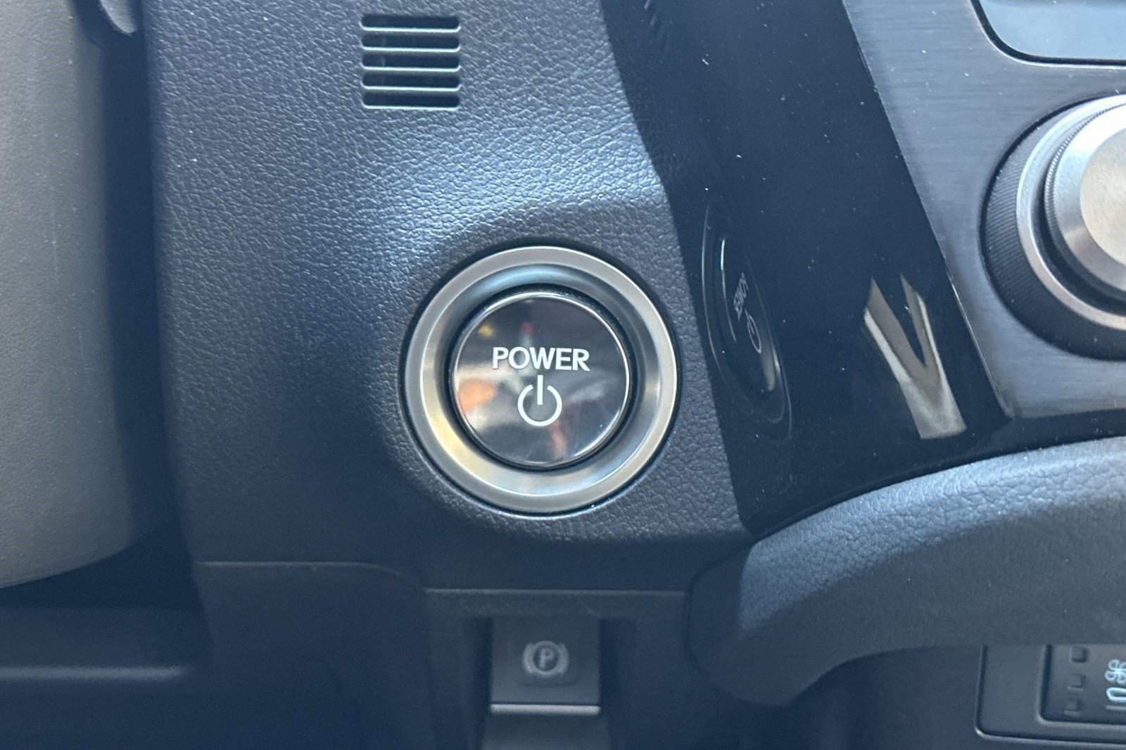 Certified 2025 Lexus ES 300h w/ Premium Package image 32