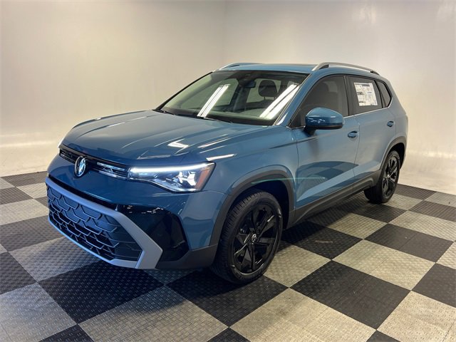 New 2026 Volkswagen Taos SE image 3