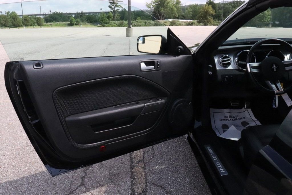 Used 2007 Ford Mustang GT image 28