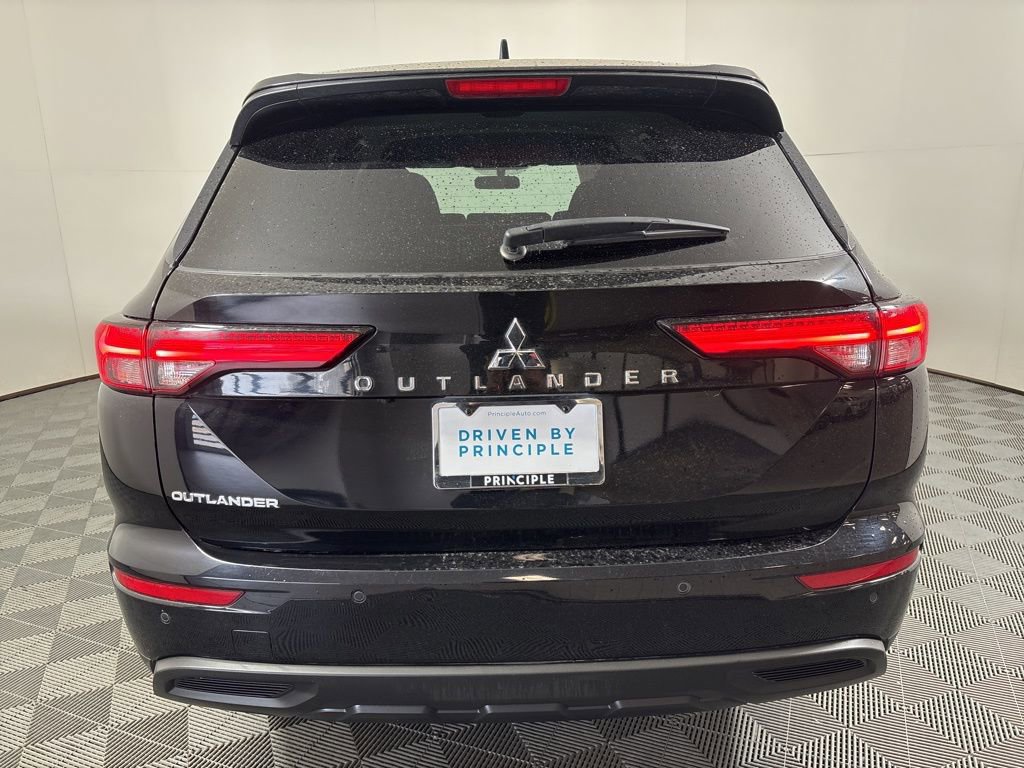 Used 2022 Mitsubishi Outlander ES image 6