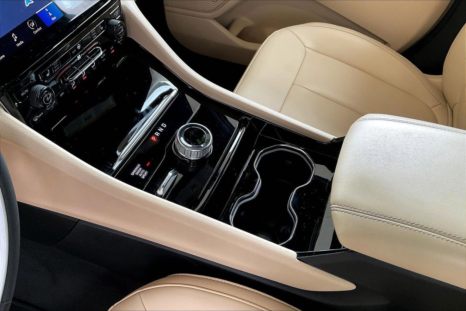 Used 2023 Jeep Grand Cherokee L Limited image 18