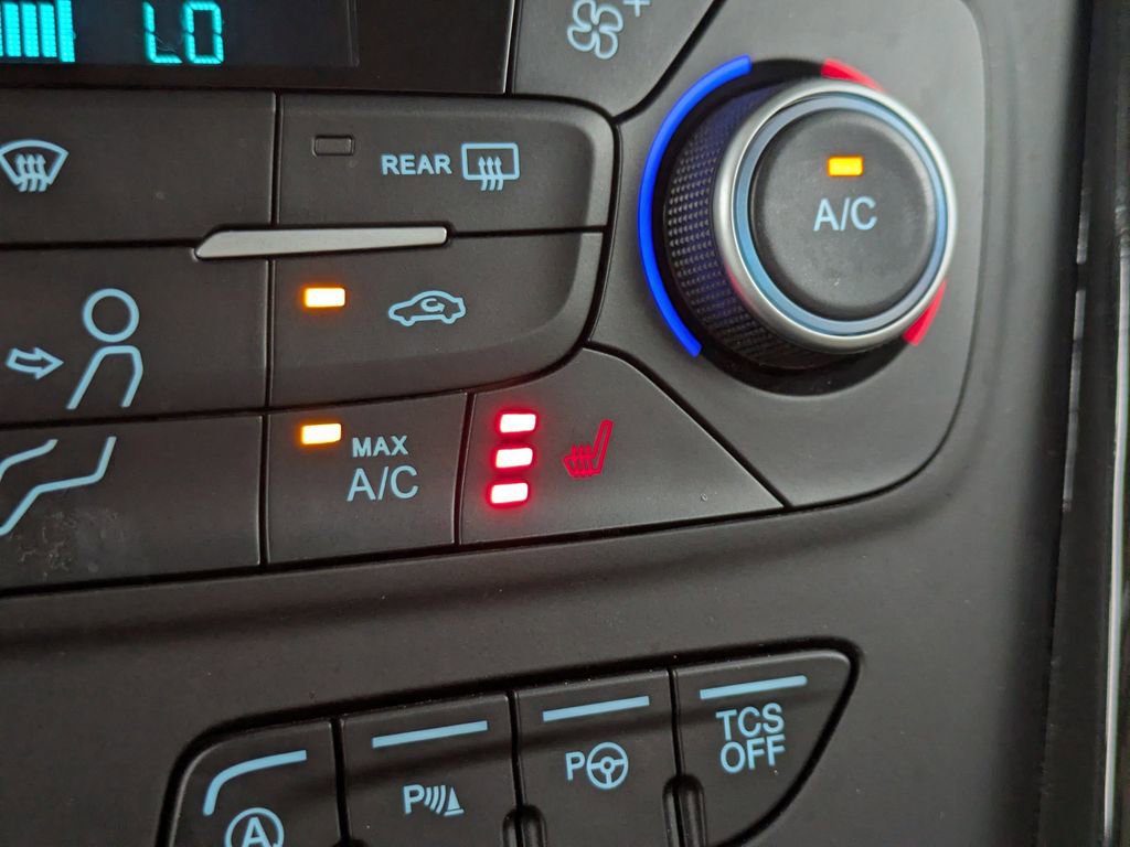 Used 2019 Ford Escape Titanium image 24