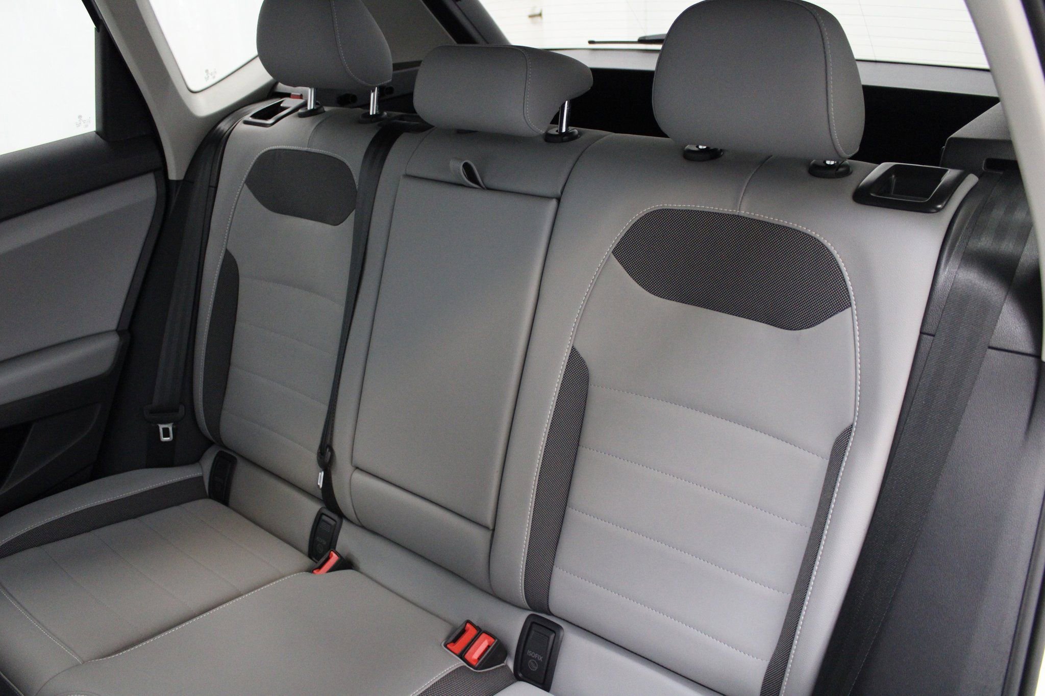 Used 2022 Volkswagen Taos SE image 24