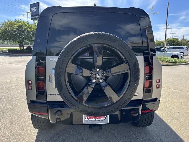 Used 2023 Land Rover Defender 110 X-Dynamic SE image 6