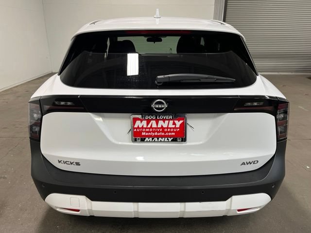 Used 2025 Nissan Kicks SV AWD/4WD image 4