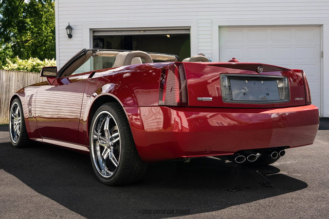 Used 2005 Cadillac XLR RWD image 6