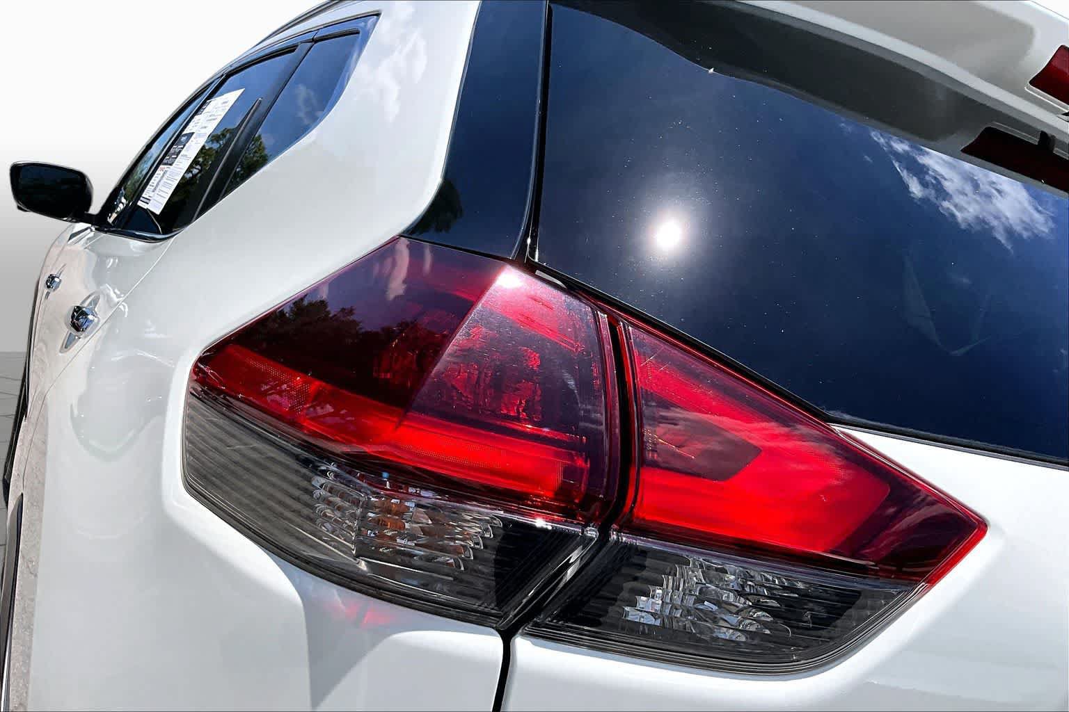 Used 2020 Nissan Rogue SL w/ Premium Package FWD image 29