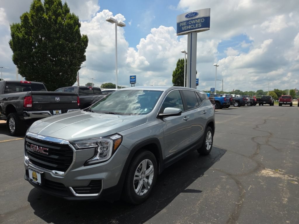 Used 2024 GMC Terrain SLE