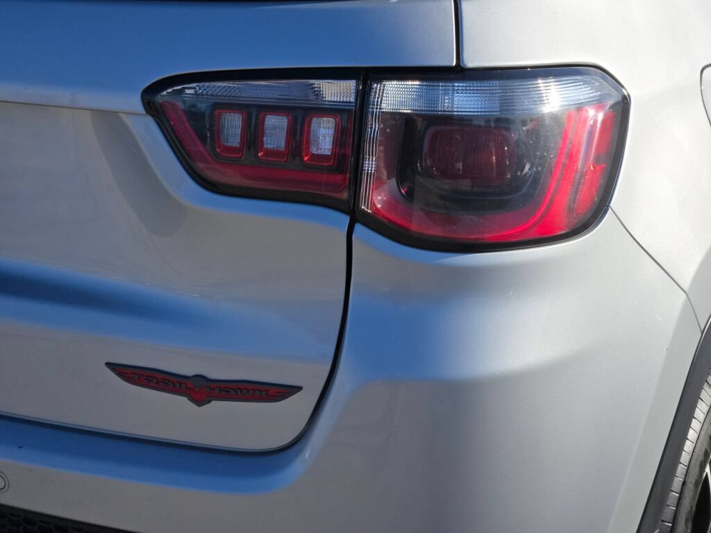 Used 2024 Jeep Compass Trailhawk AWD/4WD image 11