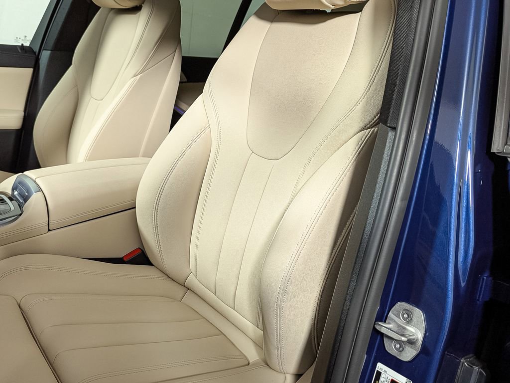 Used 2021 BMW X5 xDrive40i w/ Convenience Package image 16