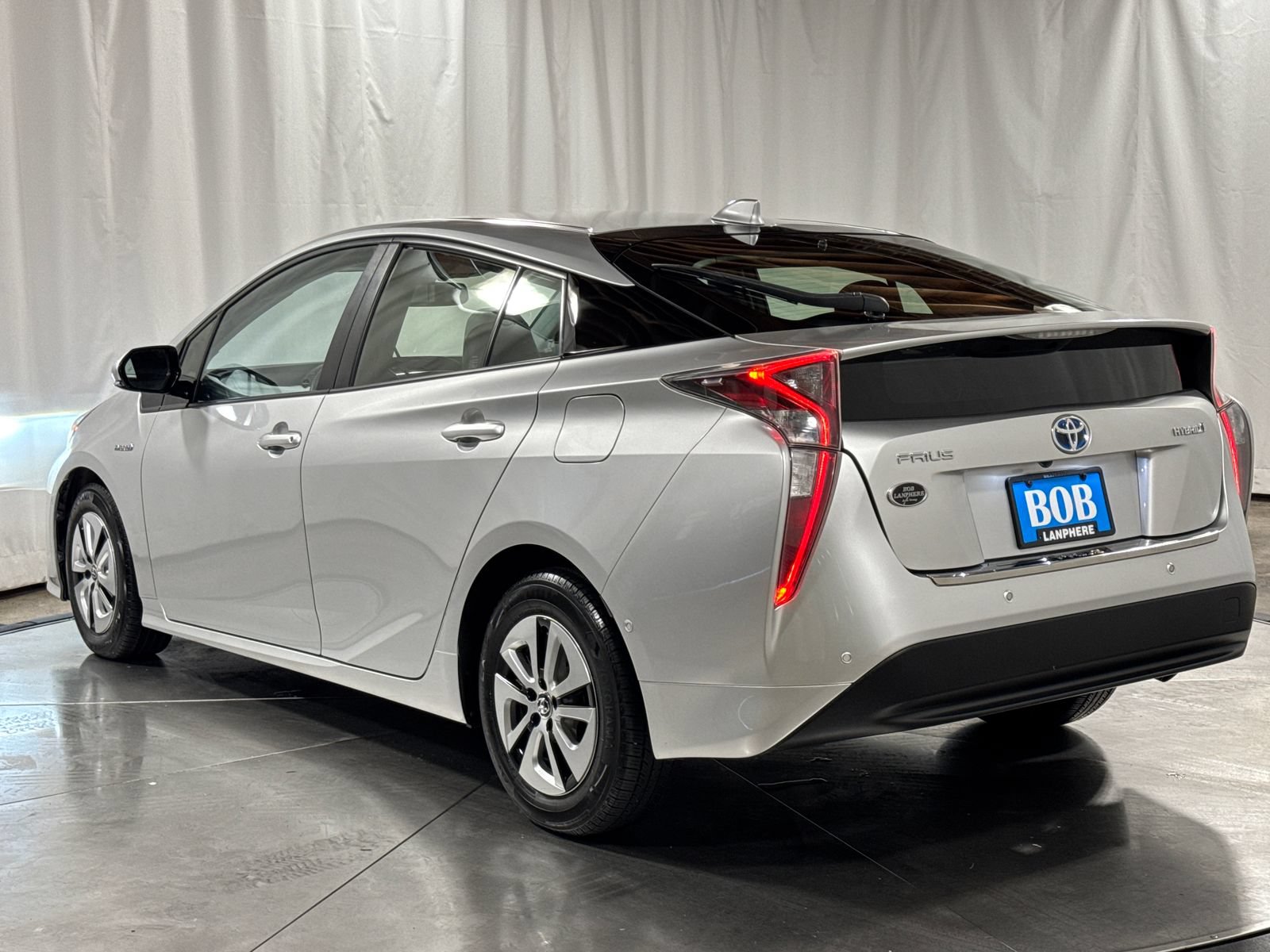 Used 2016 Toyota Prius FWD image 14