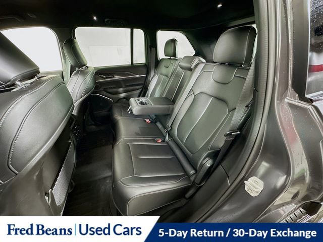 Used 2024 Jeep Grand Cherokee Limited w/ Black Appearance Package image 25