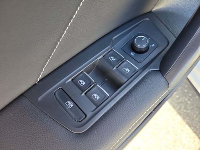 Certified 2024 Volkswagen Tiguan SE FWD image 15