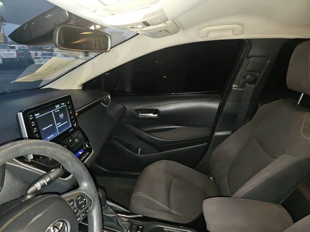 Used 2021 Toyota Corolla LE image 18
