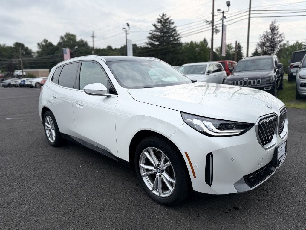 Used 2025 BMW X3 xDrive30i w/ Convenience Package AWD/4WD image 2