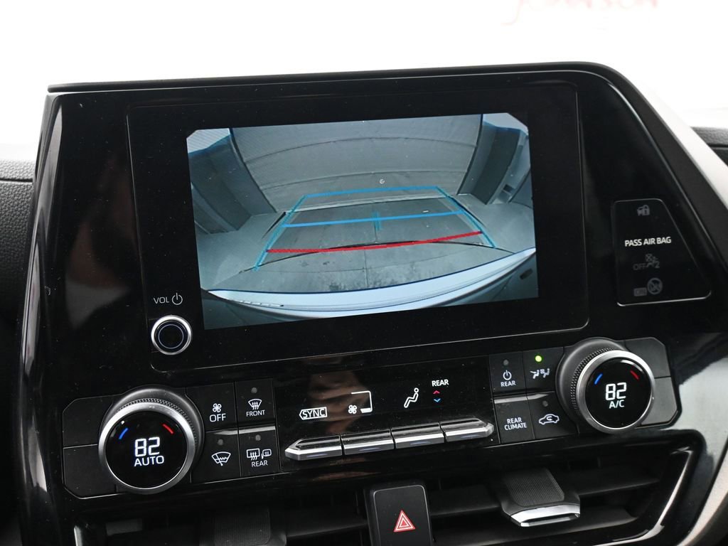 Used 2023 Toyota Highlander LE image 15